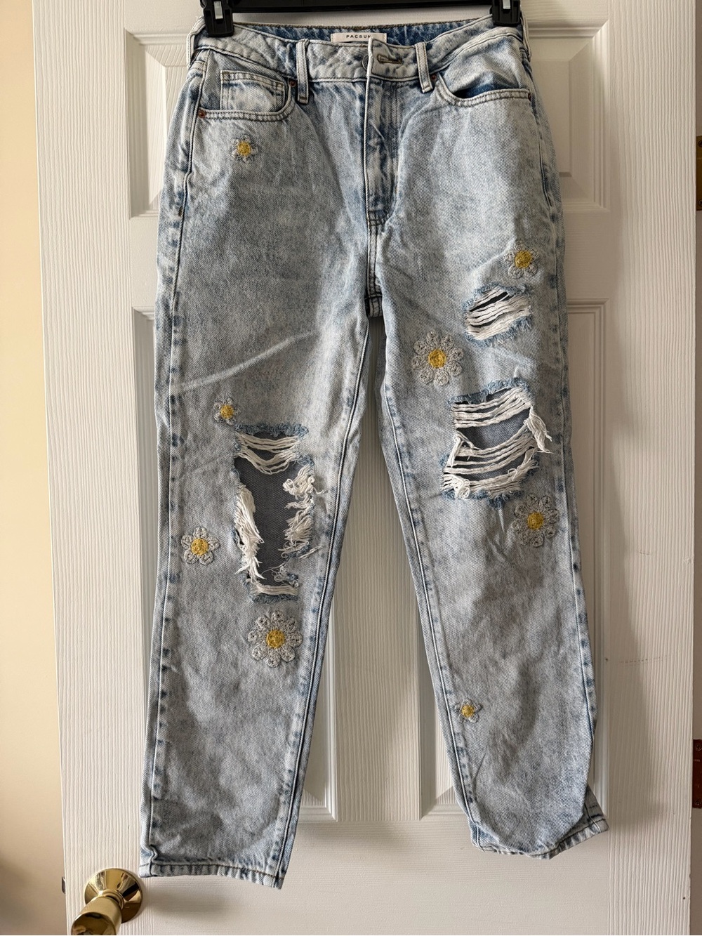 Pacsun Light Wash Embroidered Ripped Women’s Jeans